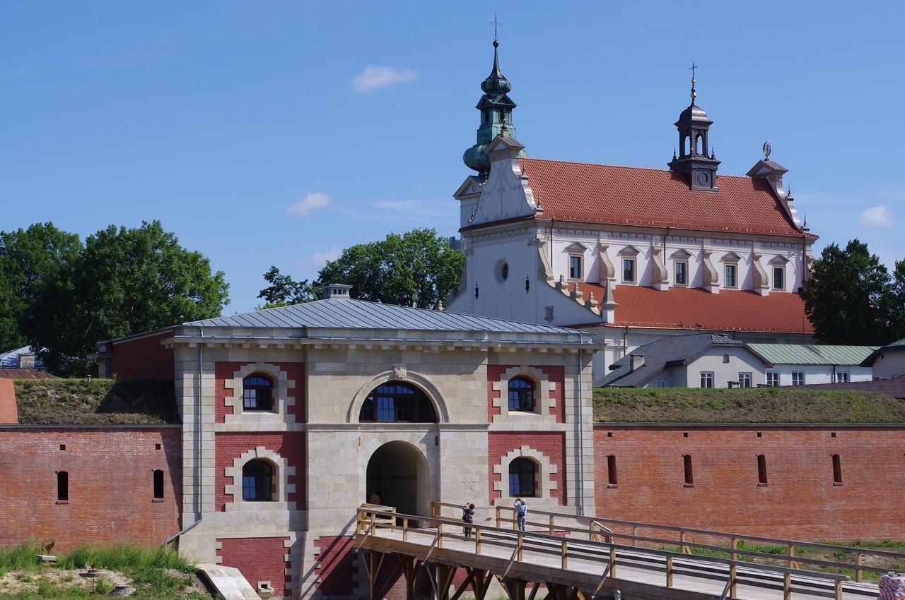 Pokoje Goscinne Osir Zamosc  Exterior photo